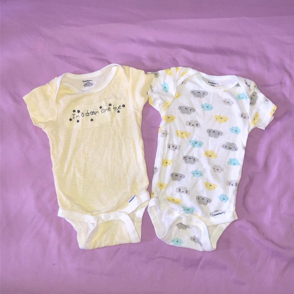 2 UNISEX BABY ONESIE BODYSUIT 3-6 MONTHS